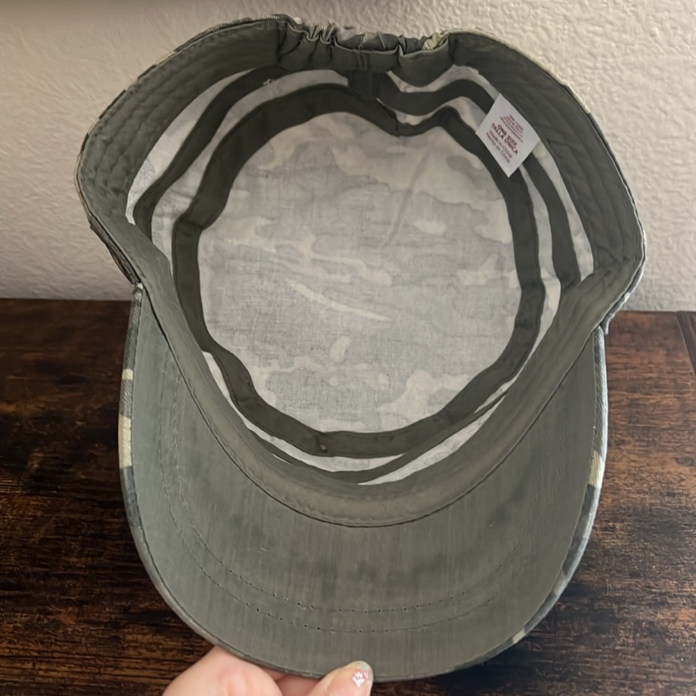 Camo Hat - Picture 7 of 9